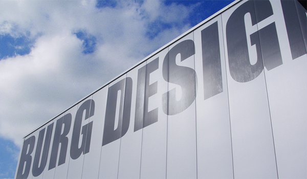 Das neue Produktionsgebäude nimmt den Betrieb auf. An diesem Standort ist nun die gesamte Produktion untergebracht. Das neue Produktionsgebäude nimmt den Betrieb auf. An diesem Standort ist nun die gesamte Produktion untergebracht.